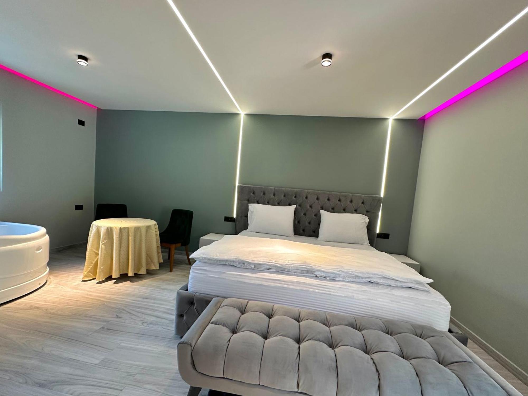 Breezy Hotel Valbone Pokoj fotografie