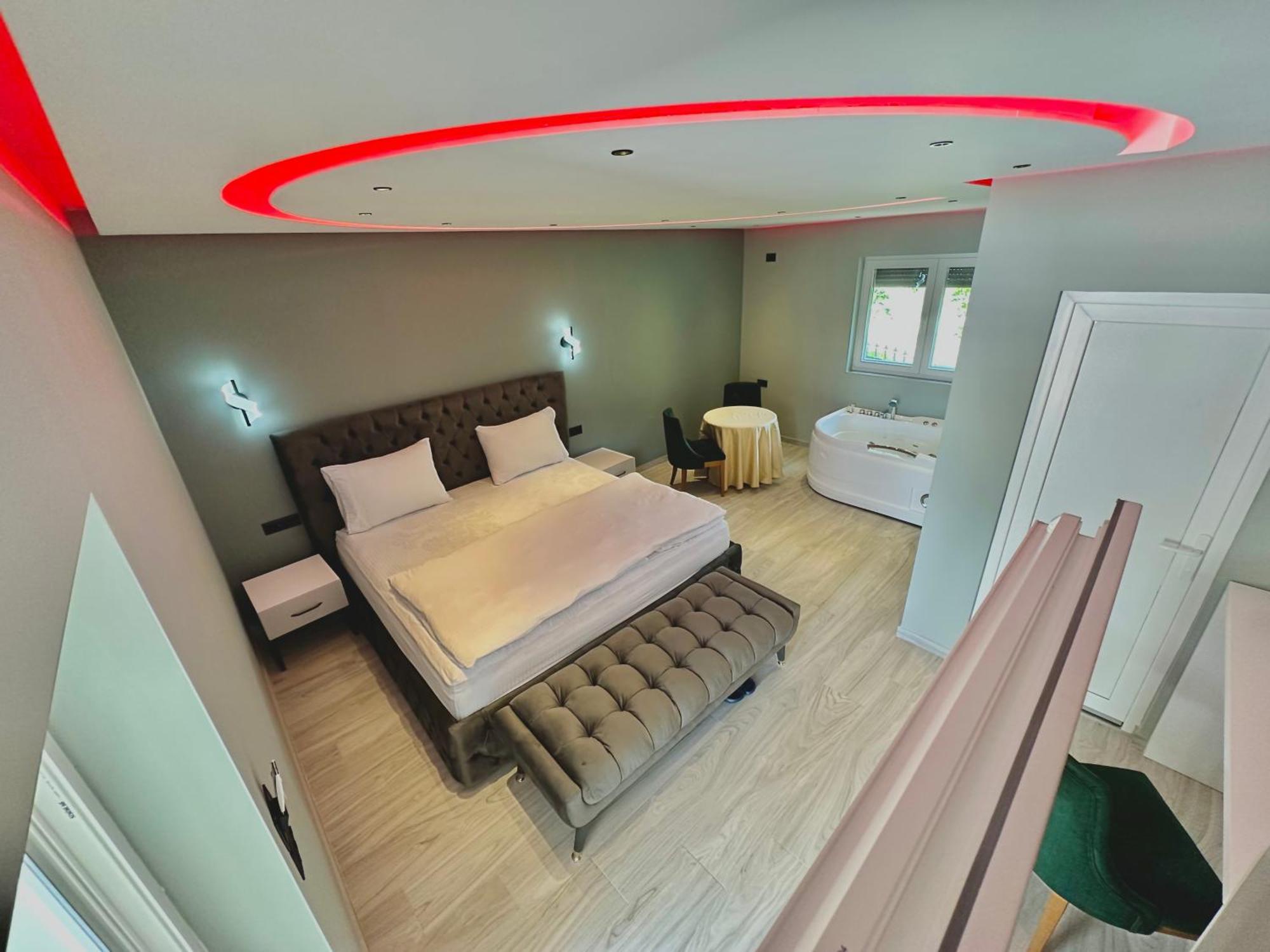 Breezy Hotel Valbone Pokoj fotografie