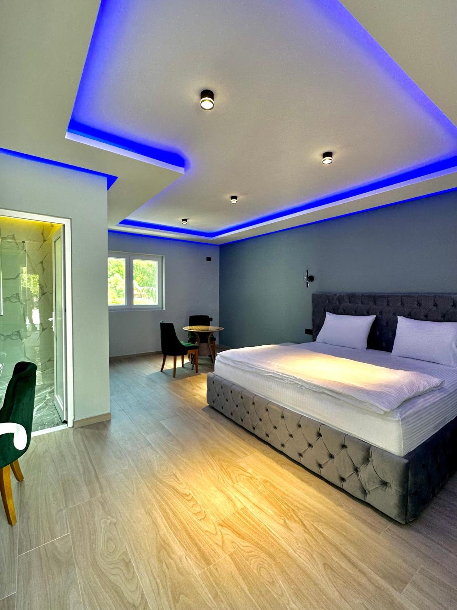 Breezy Hotel Valbone Pokoj fotografie